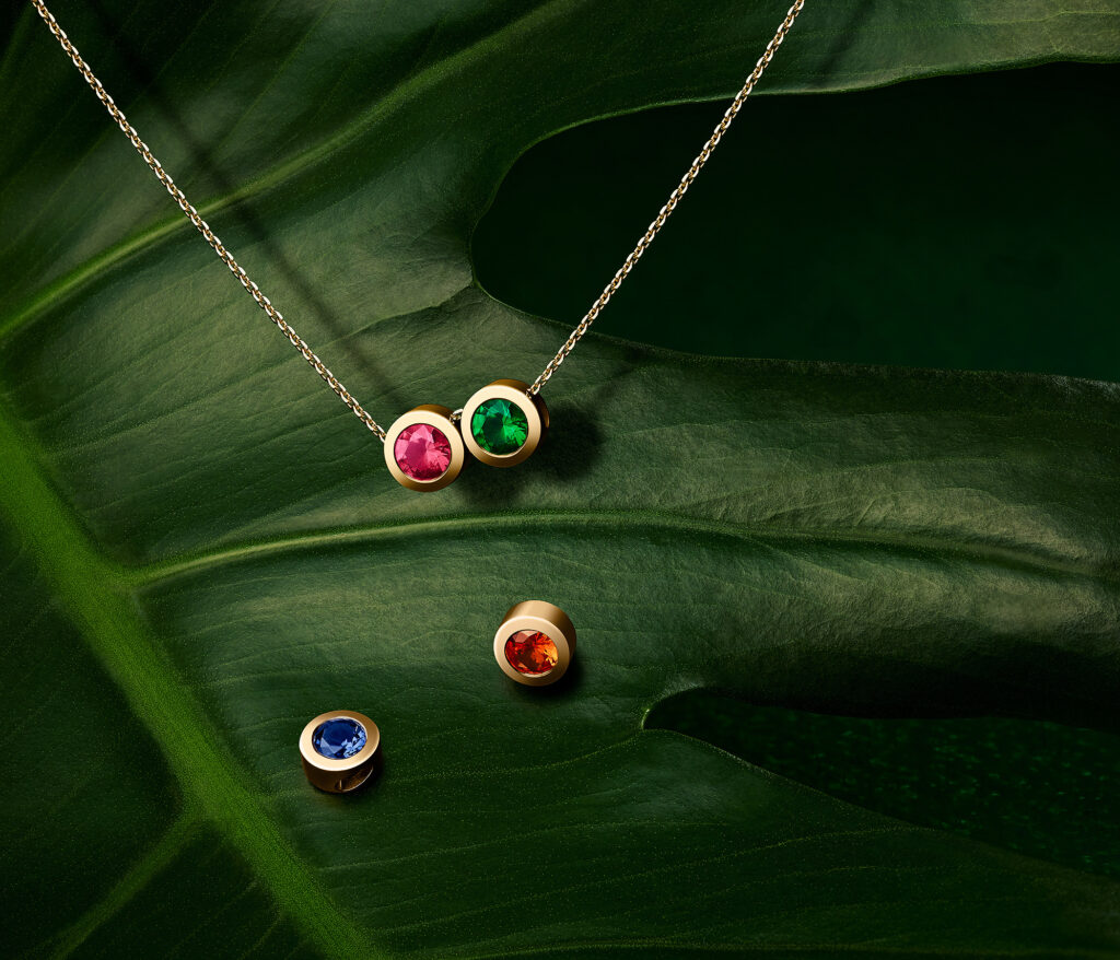 Photographie joaillerie jewellery – monstera pendentif – studio Lausanne Suisse