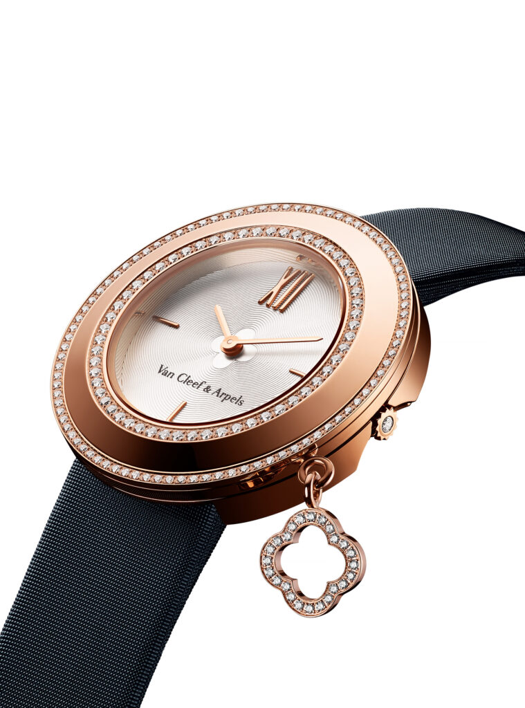 Photographie horlogerie – van cleef and arpels lucky charms – studio Lausanne Suisse